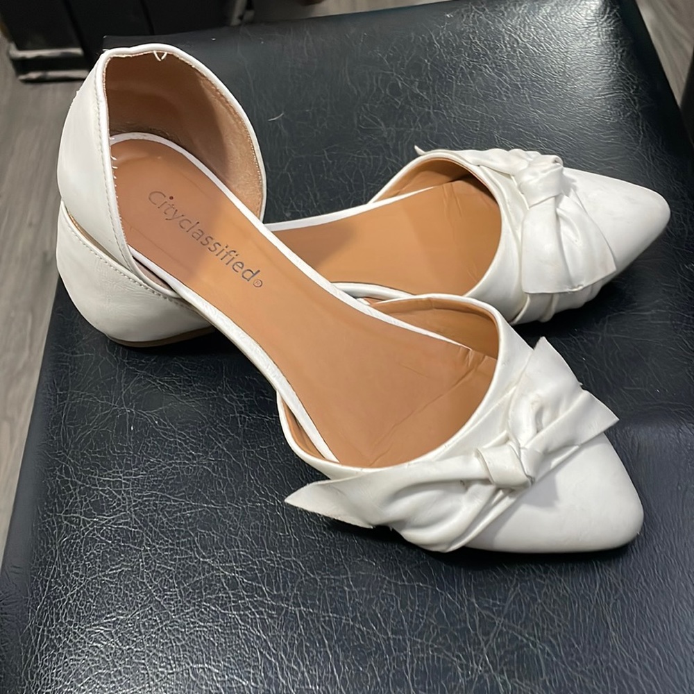 Adorable white bow tie flats